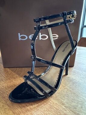 bebe: Black Lizette strap goddess / 8 US